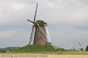 8 en 9 mei 2013: 24 uur Dauwdraaien Bronkhorster Molen